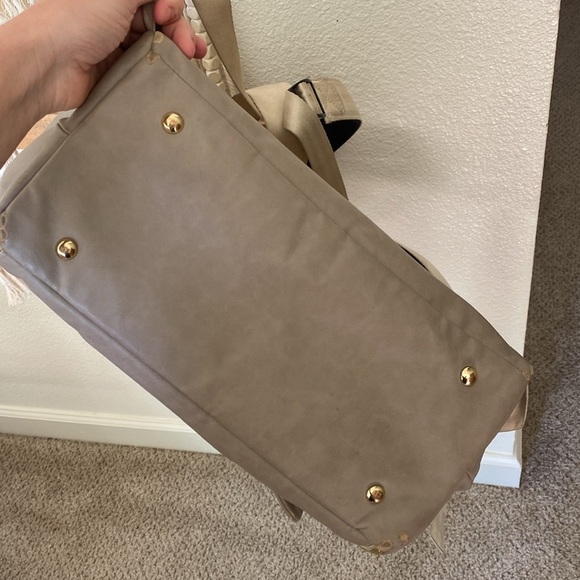 Petunia Pickle Bottom Taupe Diaper Backpack boxy - Picture 7 of 8